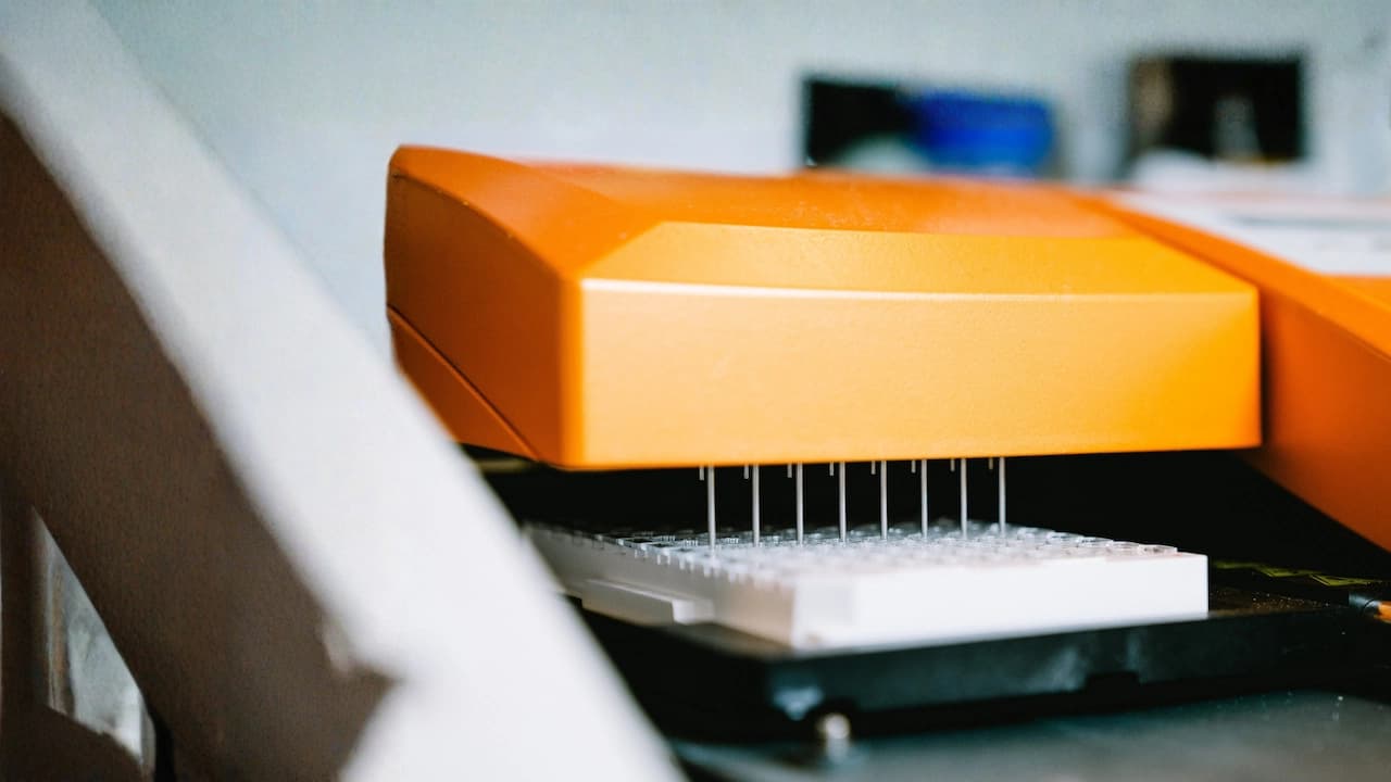 ELISA instrument